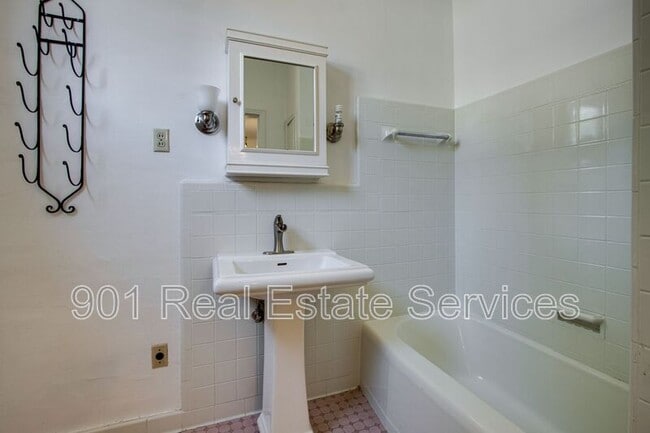 Building Photo - 1234 Vinton Ave