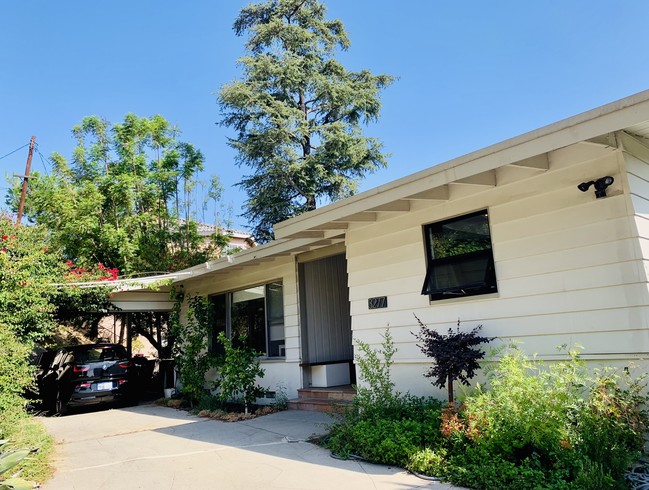 Free parking: covered carport + driveway - 3277 Palmer Dr
