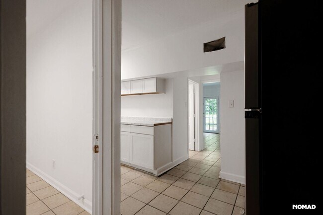 Building Photo - Charming 2BR Duplex in Jackson