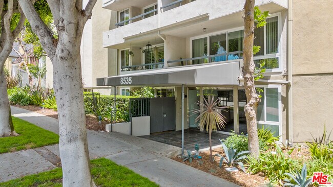 Building Photo - 8535 W Knl Dr