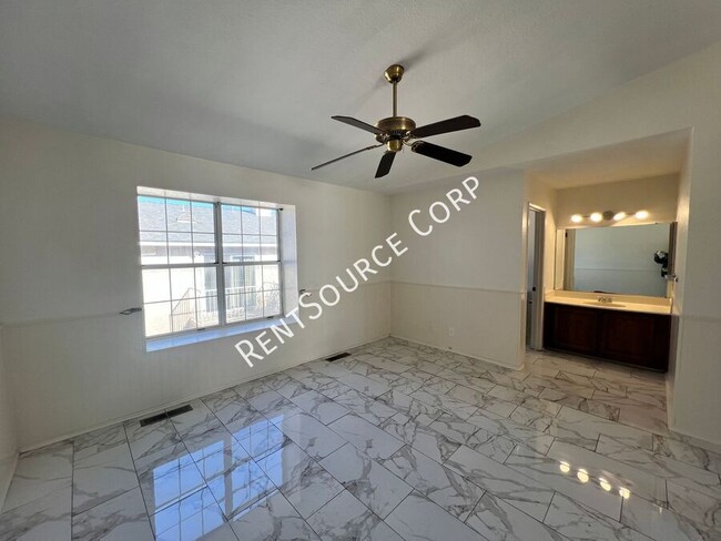 Building Photo - 3 Bedroom Two Story Condo for Rent in West...