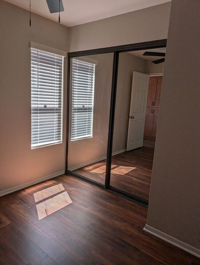 Building Photo - 4957 Del Monte Ave