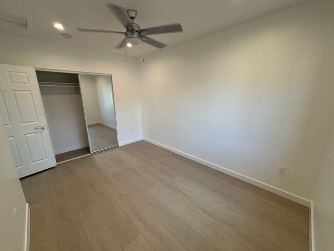 Building Photo - Eldora, 10313-10321 1/2