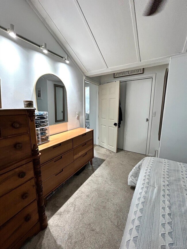 Building Photo - 800 S 6th St