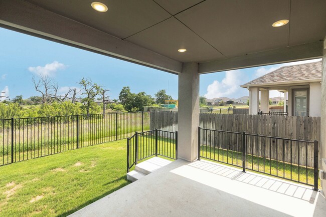 Building Photo - 124 Rosebush Dr
