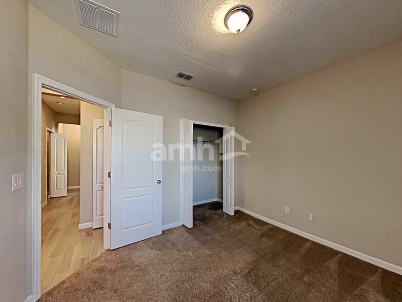 Building Photo - 226 Athens Dr