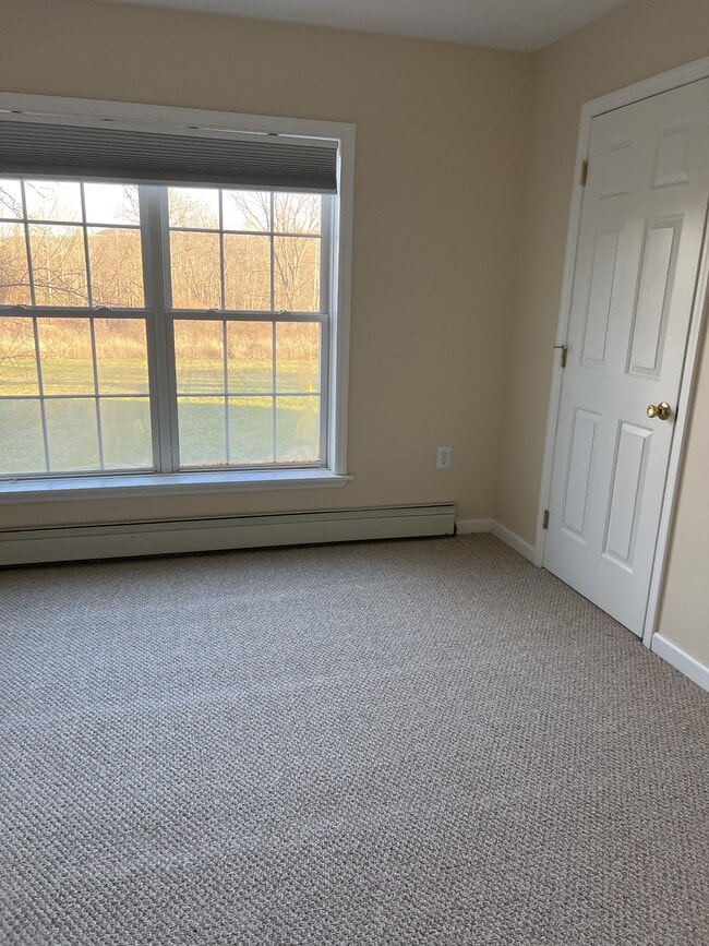 Building Photo - 9 Apple Blossom Ln