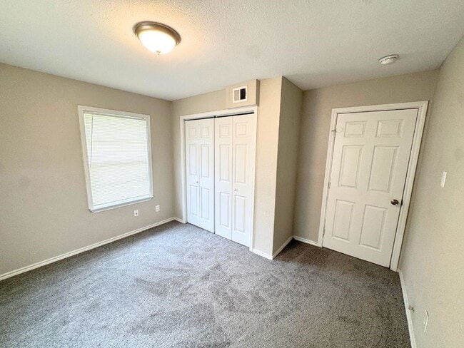 Building Photo - 8238 Homewood Ln