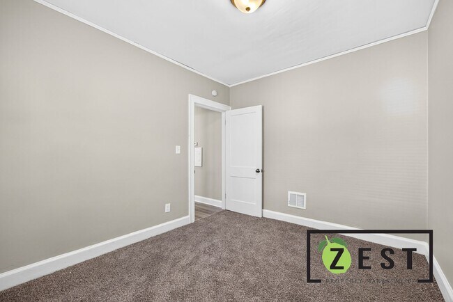Building Photo - 15494 Bringard Dr
