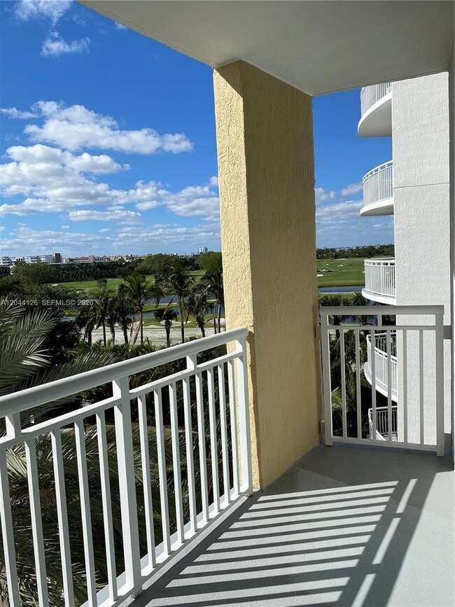 Building Photo - 1745 E Hallandale Beach Blvd