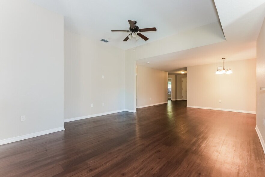 Building Photo - 3051 Sire Trail