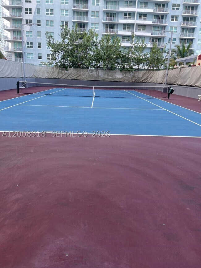 Building Photo - 1155 Brickell Bay Dr