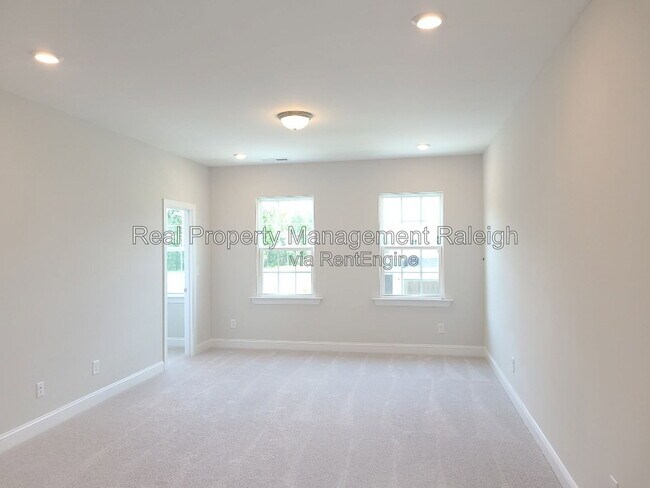 Building Photo - 704 Wrights Creek Way
