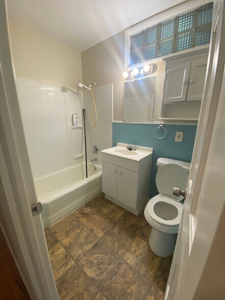 Building Photo - 6103 Fairlane Dr