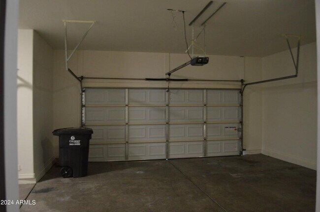 Building Photo - 4132 E Carriage Ct