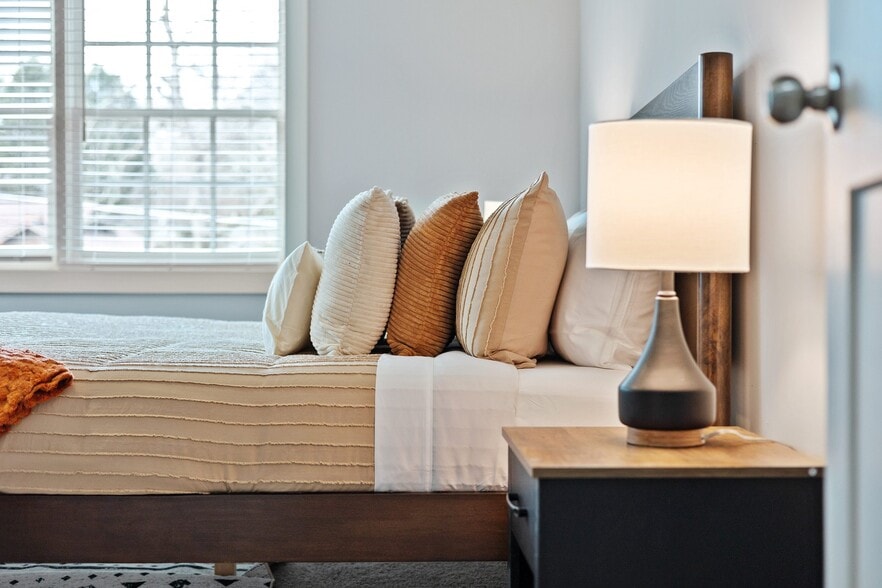 Building Photo - 1515 Westwood Ave SW