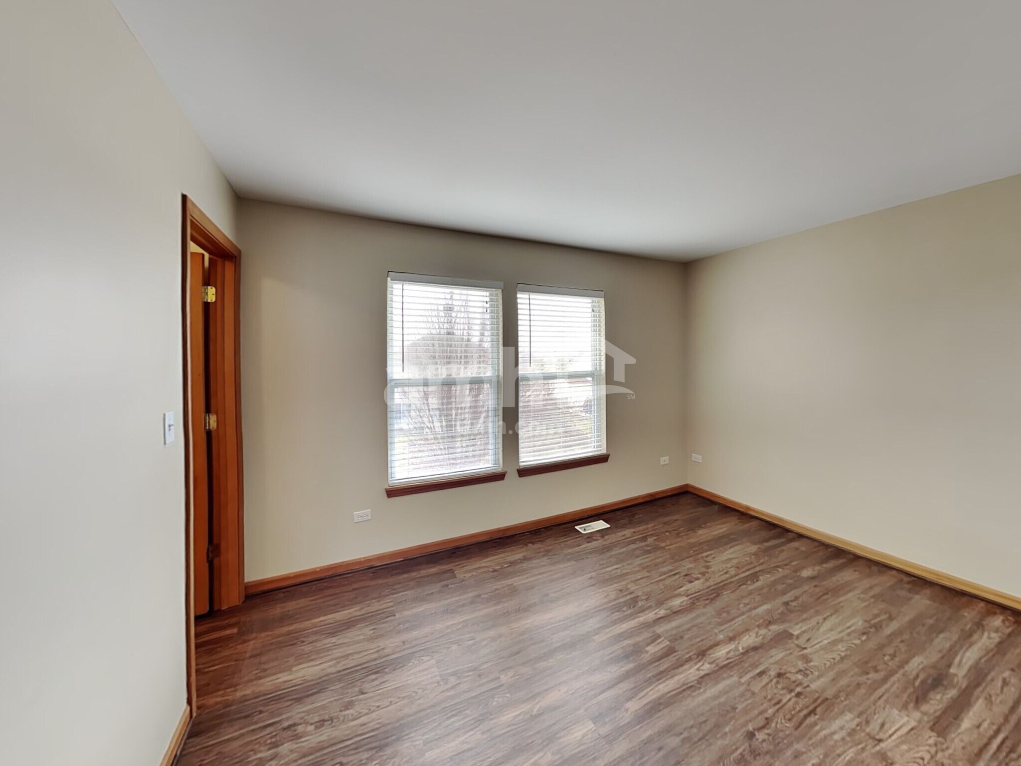 Building Photo - 3229 Kenilworth Ln