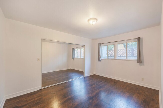 Building Photo - Cozy Redondo Beach Rental