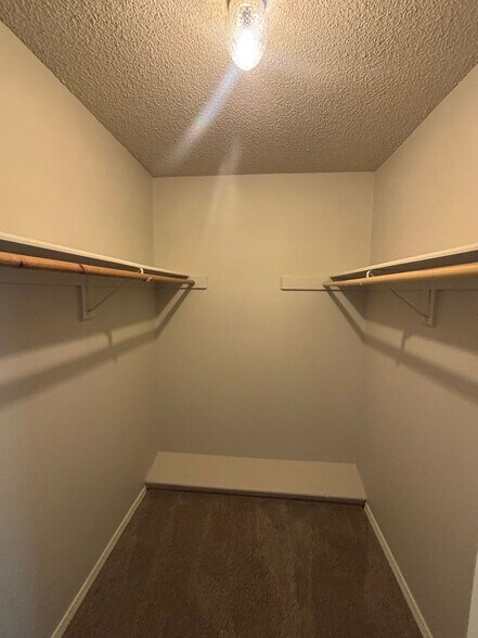 Building Photo - 507 Camellia Dr