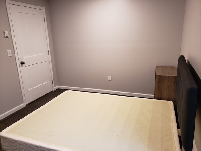 Building Photo - 17 Broad St.