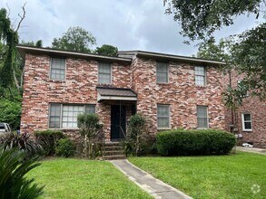 Building Photo - 2 Bedroom 1.5 Bath Townhouse in Wagener Te...