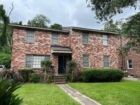 Building Photo - 2 Bedroom 1.5 Bath Townhouse in Wagener Te...