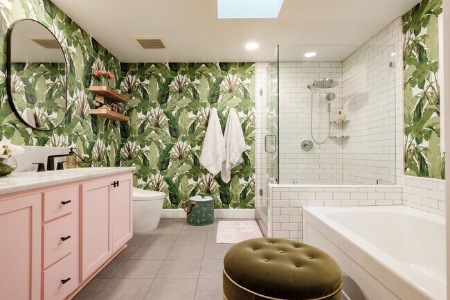 Building Photo - 10648 Woodbridge St