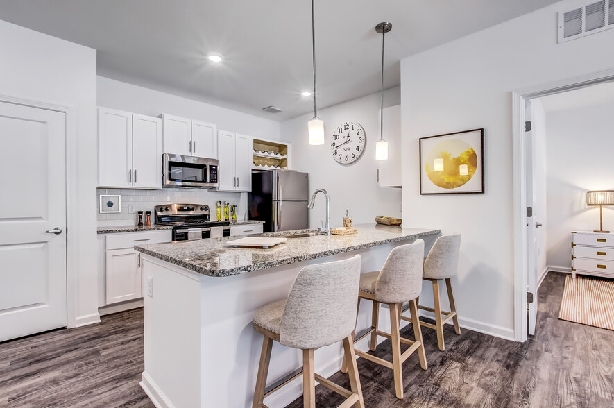 Brand New Apartments - Exchange at Orange Park