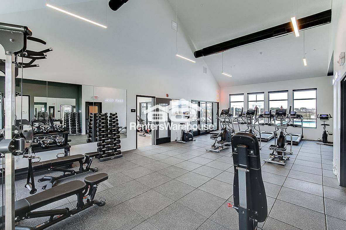 Building Photo - 17520 Driscoll Pl