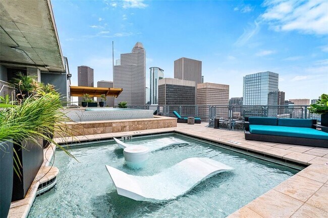 Building Photo - 2000 Bagby St