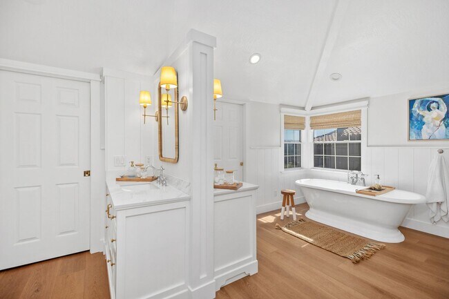 Building Photo - Luxury Ocean View Home in Sea Pointe Estat...