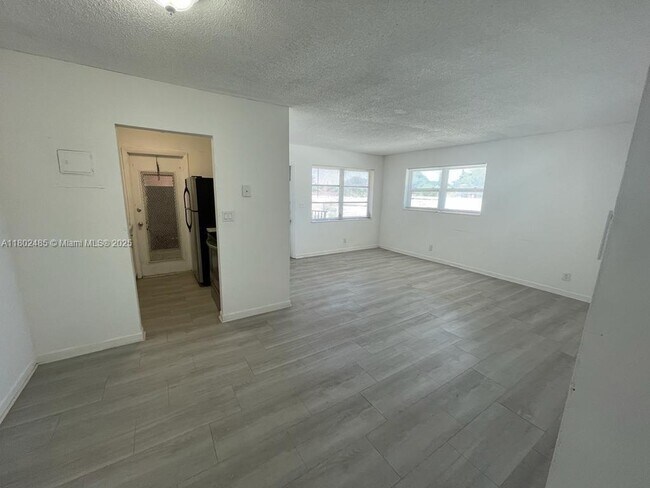 Primary Photo - 2530 Pierce St