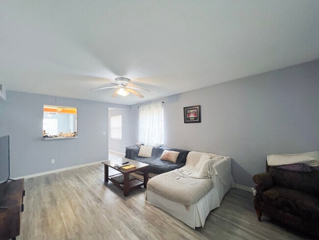 Building Photo - 26729 Little John Ct