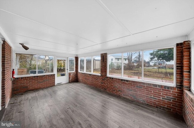 Building Photo - 5219 Montgomery St