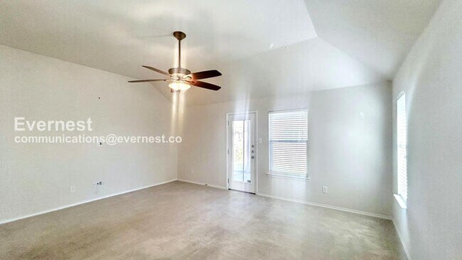 Building Photo - 129 Snowflake Dr