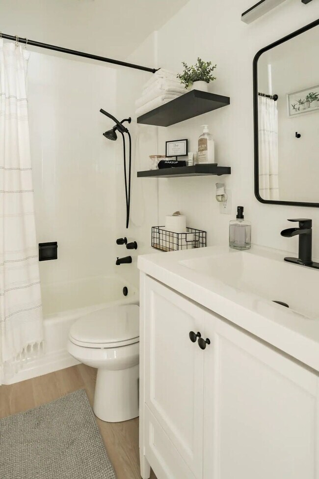 Building Photo - 1773 Torrance St