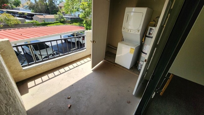 Building Photo - Mira Mesa Upstairs 1-Br + Covered Parking Space