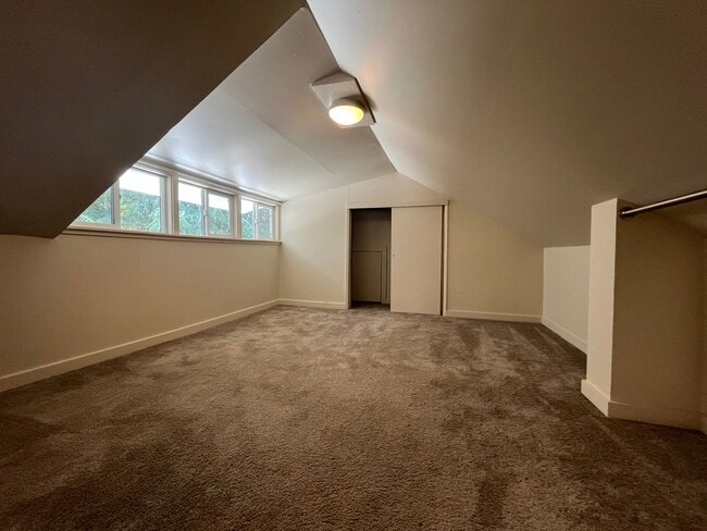 Building Photo - 1Bd/1Ba Home in the West Slope Neighborhoo...