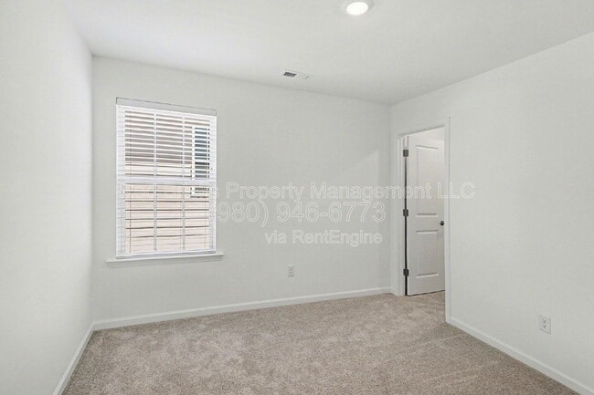 Building Photo - 1706 Heron Ct