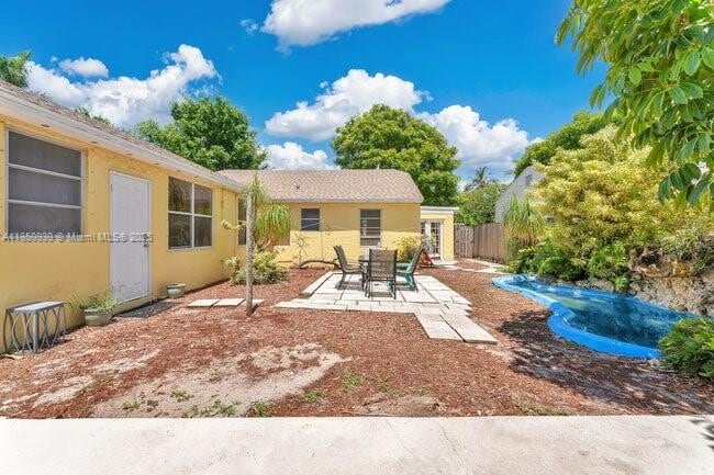 Building Photo - 209 S Palmway