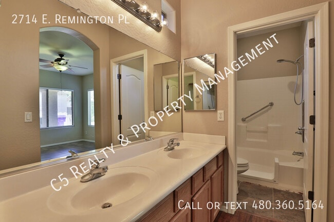 Building Photo - 2714 E Remington Pl