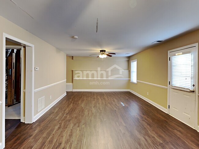 Building Photo - 1029 Chatsworth Ln