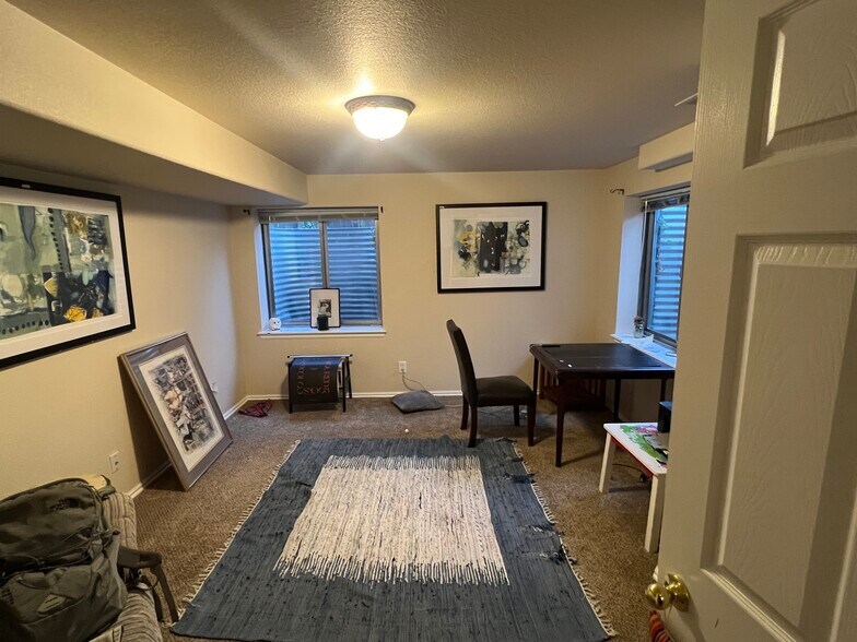 Romm 1 - 11681 Elizabeth Pl