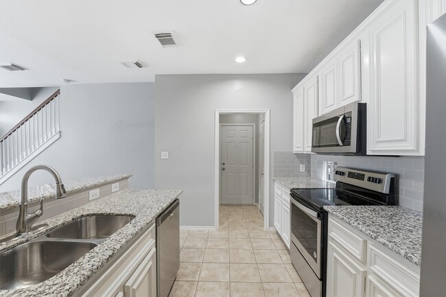 Building Photo - 1507 Sutton St