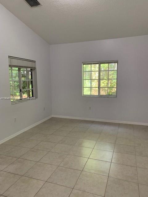 Building Photo - 1176 NE 32nd Ave