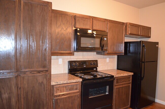 Building Photo - 1800Tru