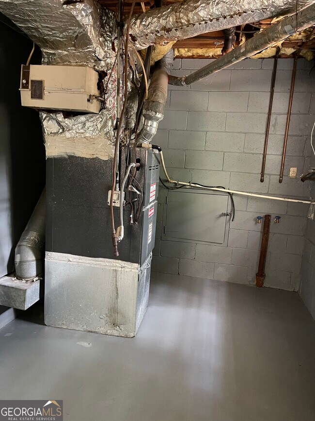 Building Photo - 3616 Santa Fe Trail