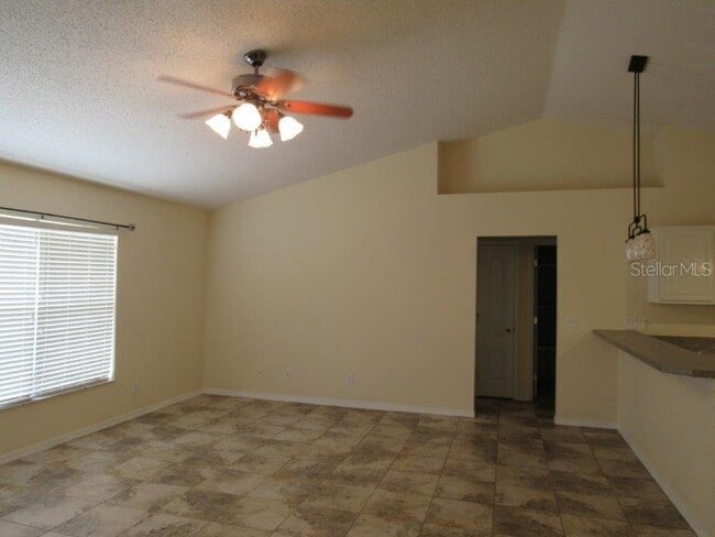 Building Photo - 926 Cork Oak Ln
