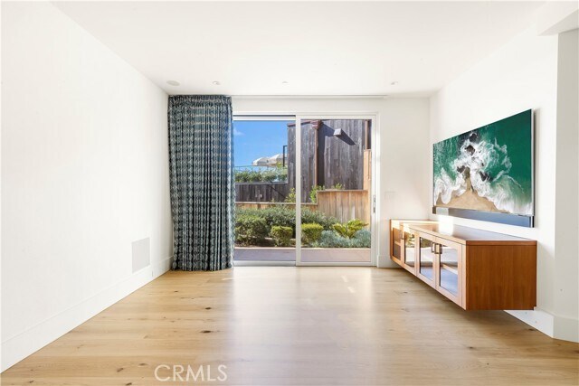 Building Photo - 420 Emerald Bay