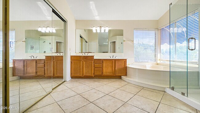 Building Photo - 2011 W Harrison St